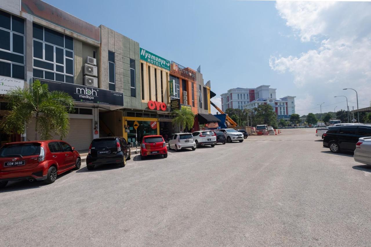 Oyo 89981 Nyamanya Hotel Kuantan Dış mekan fotoğraf